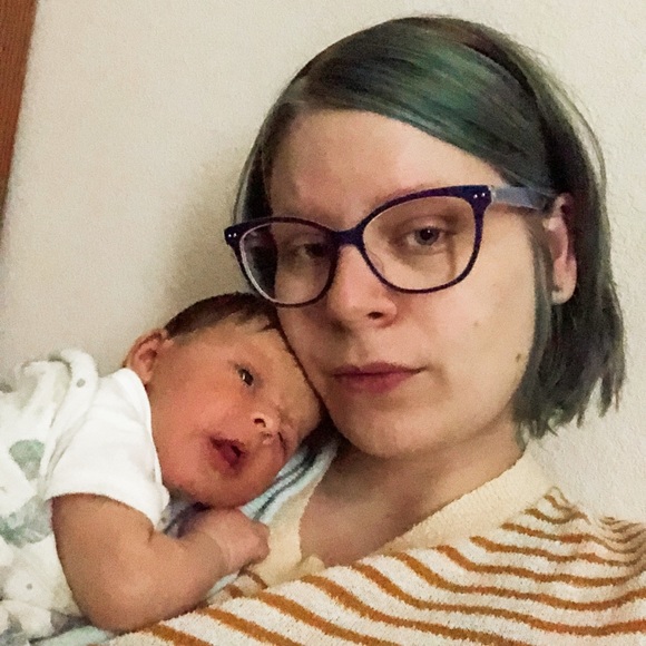 Meet your Posher, Amber - Picture 4 of 5